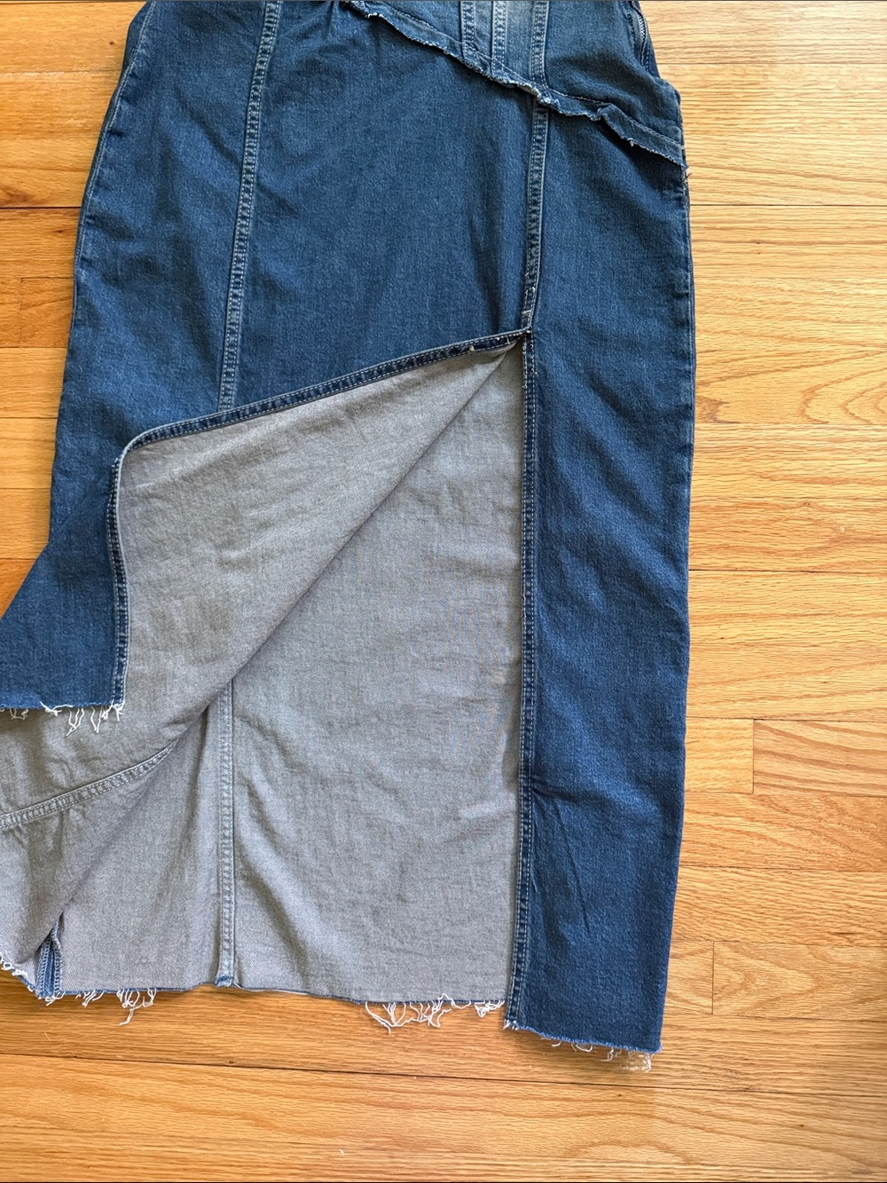 ZARA TRF STRAPLESS DENIM DRESS
NAVY BLUE . Size Medium - Picture 4 of 7